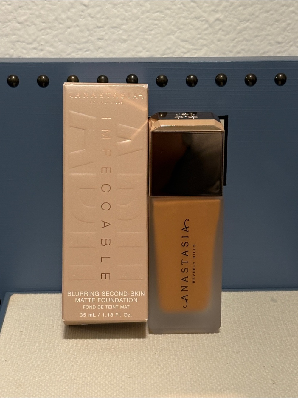 NIB ANASTASIA Beverly Hills Impeccable Blurring Second Skin Matte Foundation